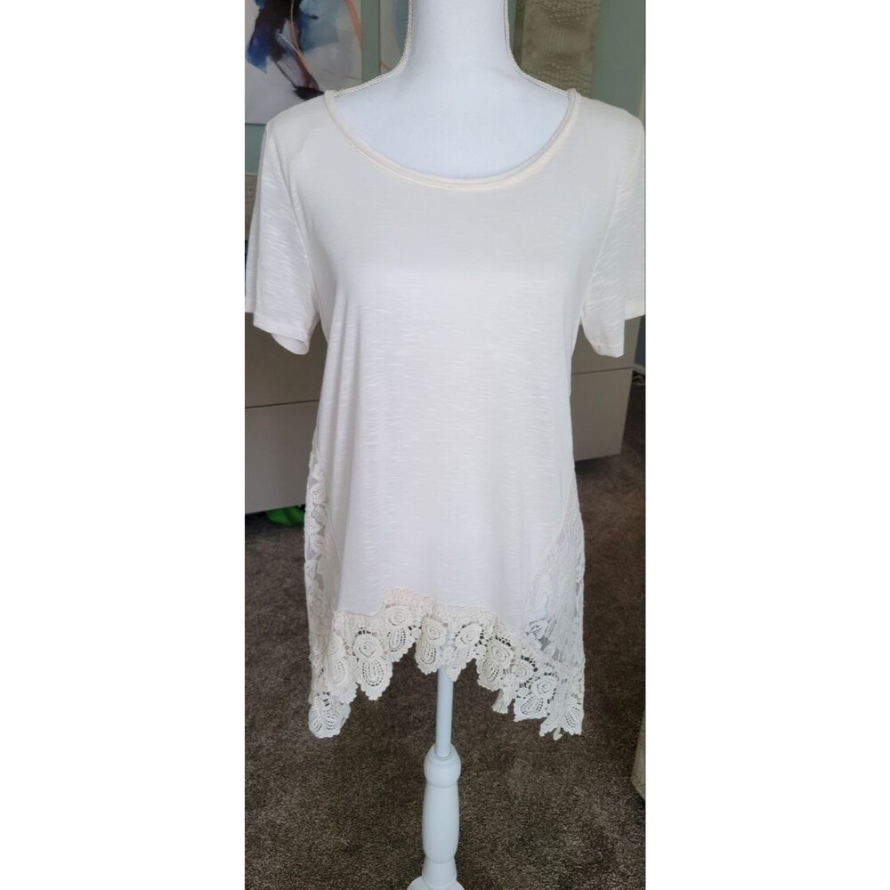 Taylor & Sage Pale Pink and Crochet Lace Short Sleeve Shirt Sz L